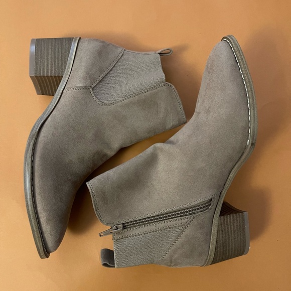 New!! Target Universal Thread Women's Ankle Boots Memory Foam Tan SZ 8.5 - Picture 4 of 4